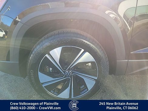 New 2026 Volkswagen Taos SE image 17