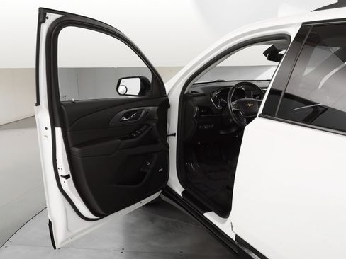 Used 2020 Chevrolet Traverse Premier image 11