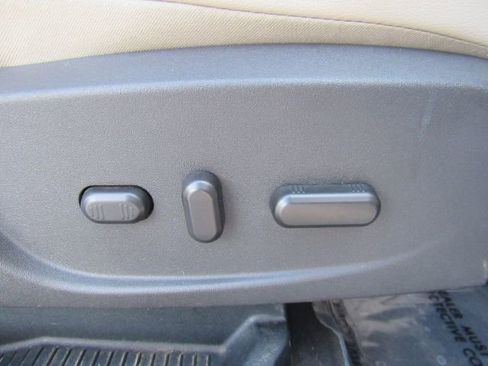 Used 2017 Ford C-MAX Titanium w/ Equipment Group 301A image 22