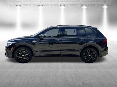 Certified 2024 Volkswagen Tiguan SE R-Line FWD image 2