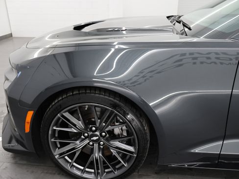 Used 2017 Chevrolet Camaro ZL1 image 31