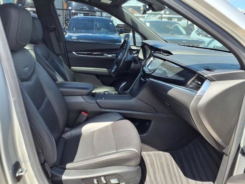 Used 2020 Cadillac XT6 Premium Luxury FWD image 20