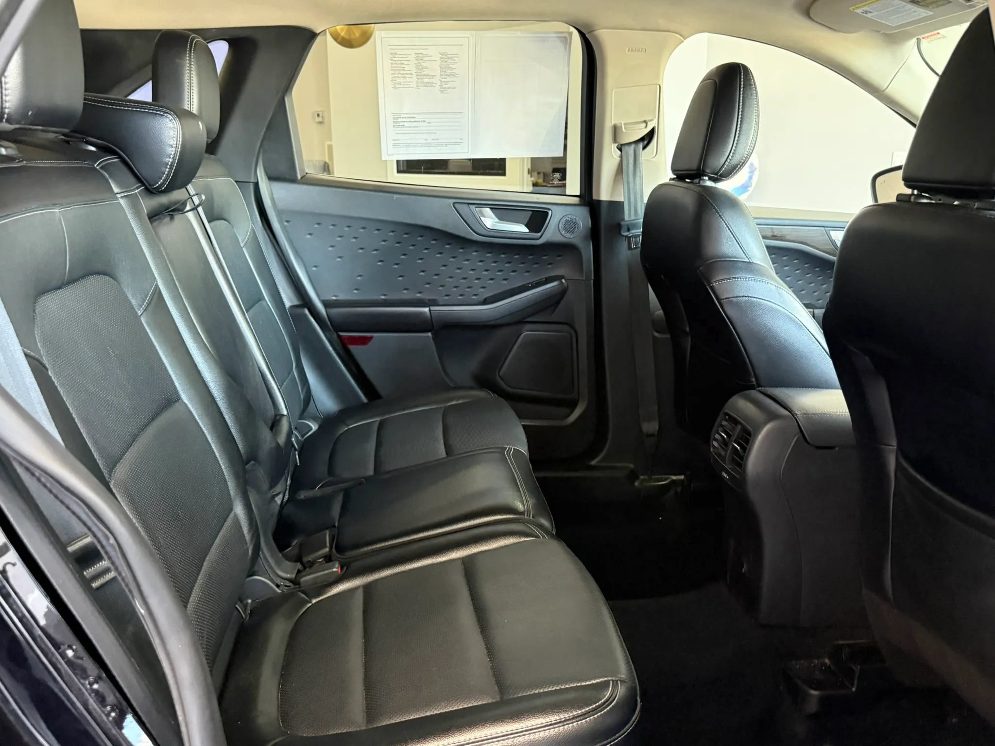 Used 2020 Ford Escape Titanium AWD/4WD image 29