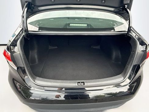 Used 2024 Toyota Corolla LE FWD image 31