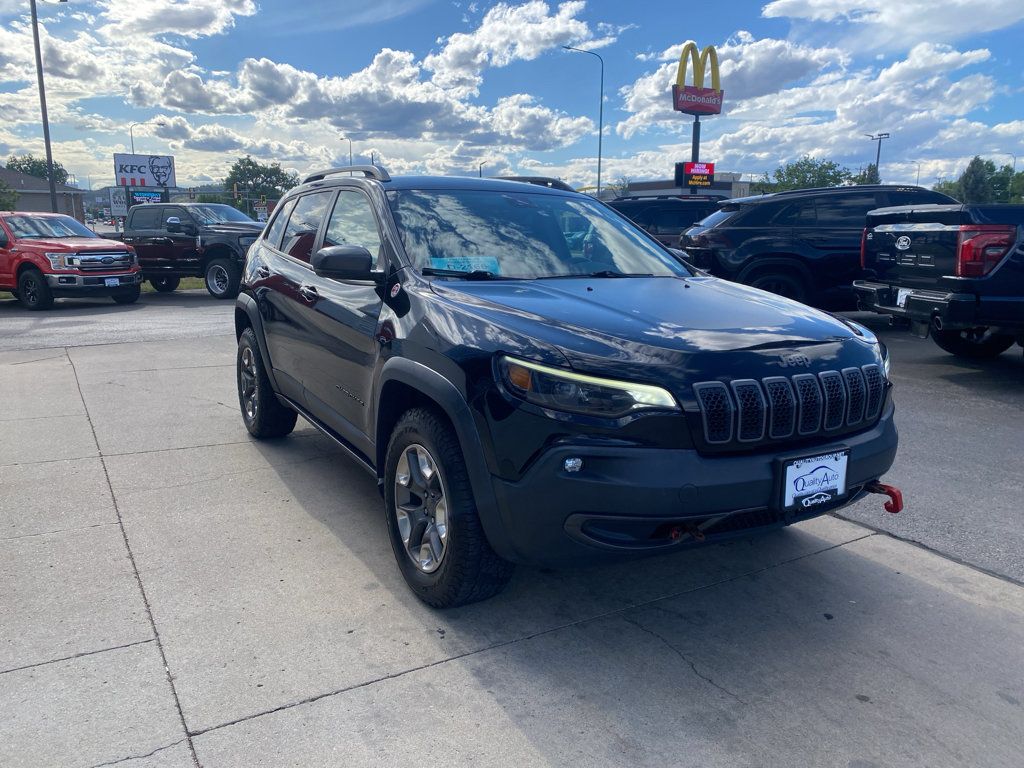 Used 2019 Jeep Cherokee Trailhawk AWD/4WD image 4