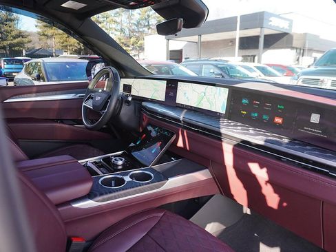 Used 2025 Cadillac Escalade Premium Luxury w/ LPO, Floor Liner Package image 37