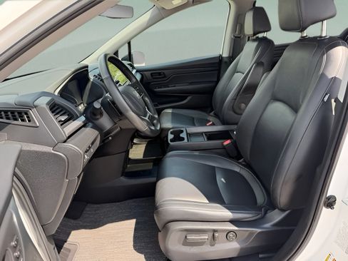 Certified 2024 Honda Odyssey EX-L image 22