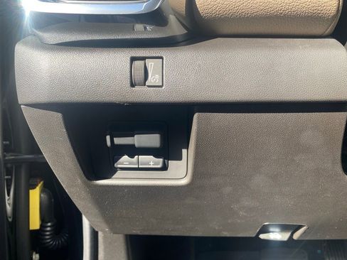 New 2025 GMC Canyon Denali w/ LPO, Denali Black Edition image 14