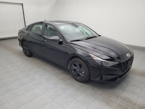 Used 2023 Hyundai Elantra SEL image 11
