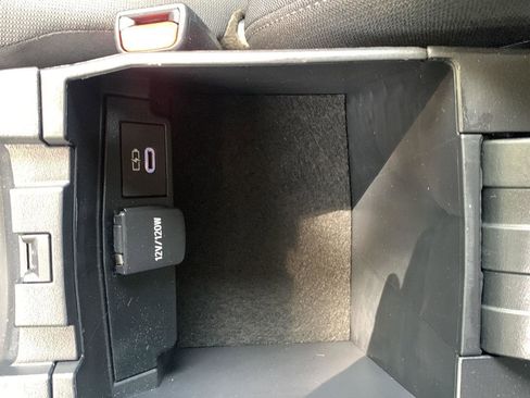Used 2025 Toyota Corolla LE FWD image 25