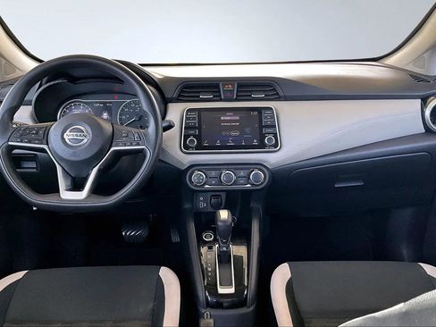 Used 2020 Nissan Versa SV image 7