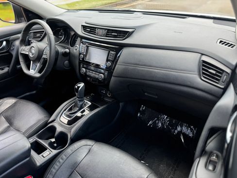 Used 2020 Nissan Rogue SL image 21