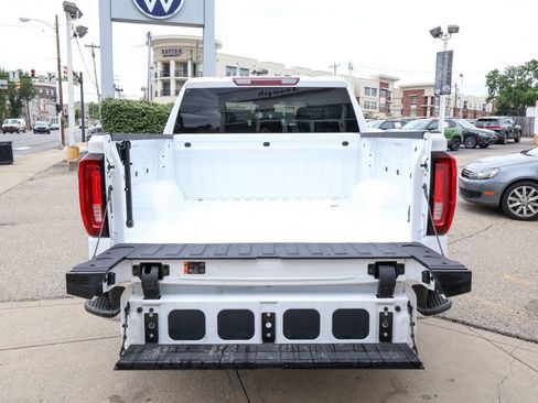 Used 2025 GMC Sierra 1500 SLT AWD/4WD image 9