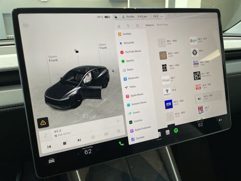 Used 2026 Tesla Model Y AWD image 25