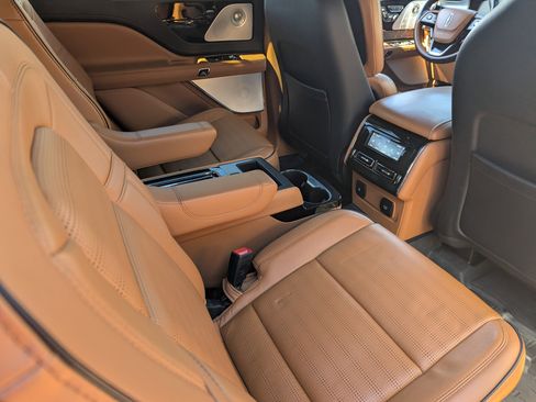 Used 2022 Lincoln Aviator Black Label Grand Touring image 12