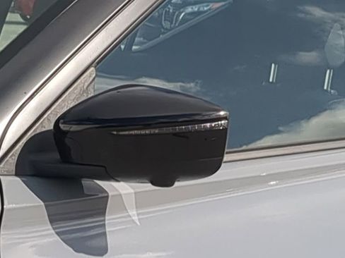 Certified 2023 Nissan Kicks SR image 11