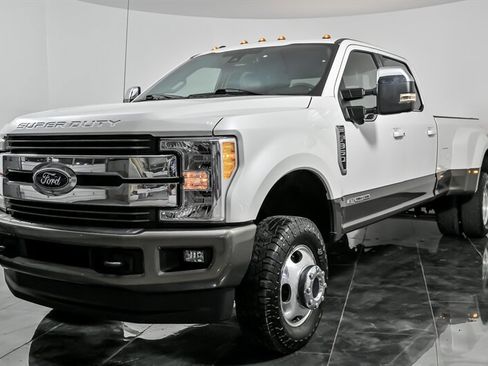 Used 2017 Ford F350 King Ranch w/ FX4 Off-Road Package image 5