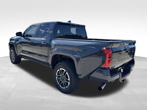 Used 2025 Toyota Tacoma TRD Sport AWD/4WD image 3