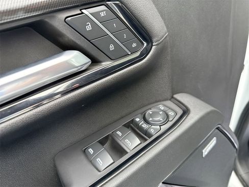 Used 2024 GMC Sierra 2500 AT4 w/ AT4 Premium Plus Package image 13