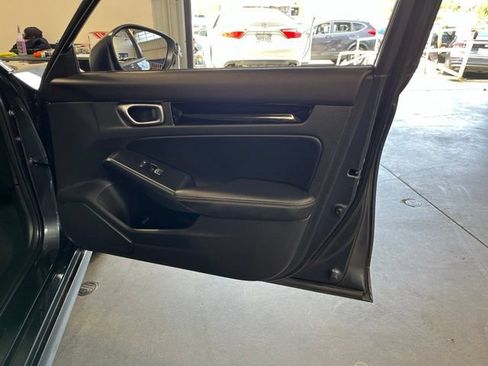 Used 2022 Honda Civic Touring image 12