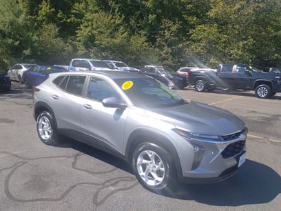Used 2024 Chevrolet Trax LS w/ LS Convenience Package