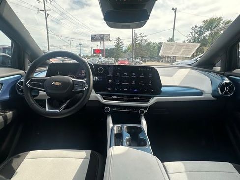 Used 2024 Chevrolet Equinox EV LT image 29