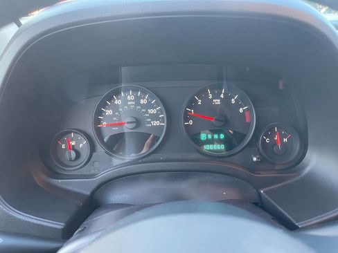 Used 2013 Jeep Compass Latitude AWD/4WD image 17