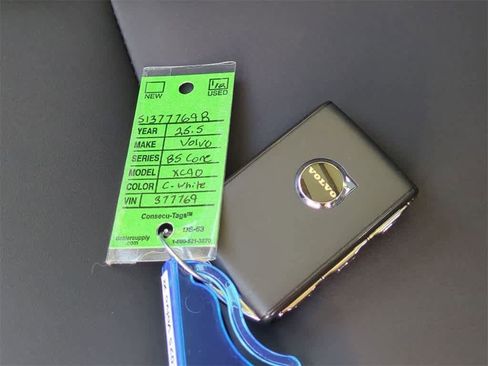 New 2025 Volvo XC90 B5 Core w/ Protection Package Premier image 33