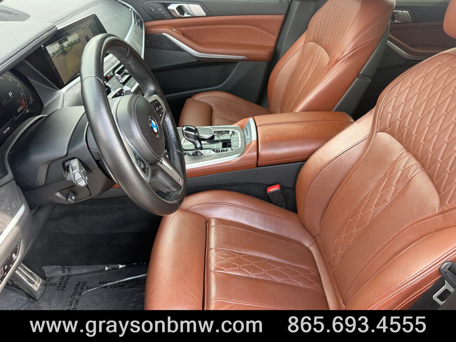 Used 2022 BMW X7 M50i w/ Luxury Seating Package AWD/4WD image 12