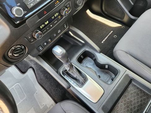 Used 2023 Nissan Frontier SV w/ SV Convenience Package image 19