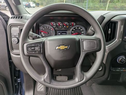 Used 2023 Chevrolet Silverado 1500 Custom image 18