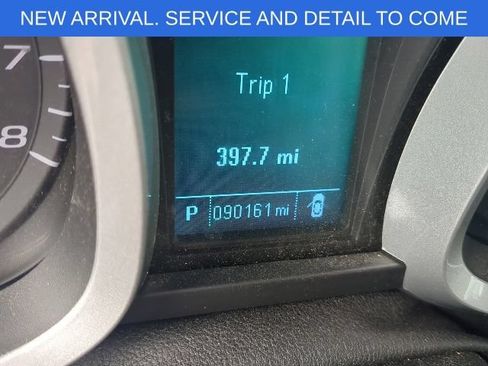 Used 2017 Chevrolet Equinox LT w/ Convenience Package FWD image 2