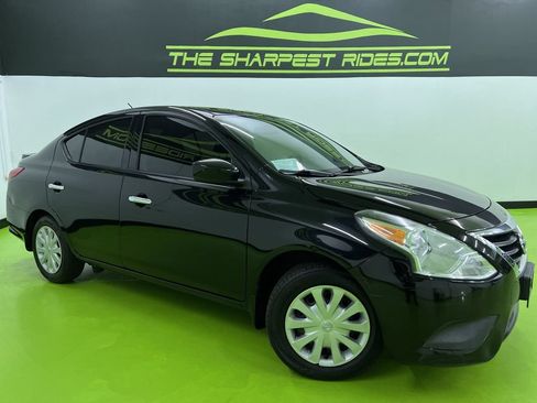 Used 2016 Nissan Versa SV FWD image 1