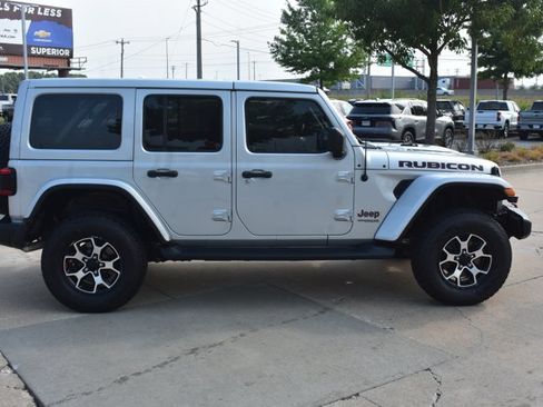 Used 2022 Jeep Wrangler Unlimited Rubicon w/ LED Lighting Group AWD/4WD image 4