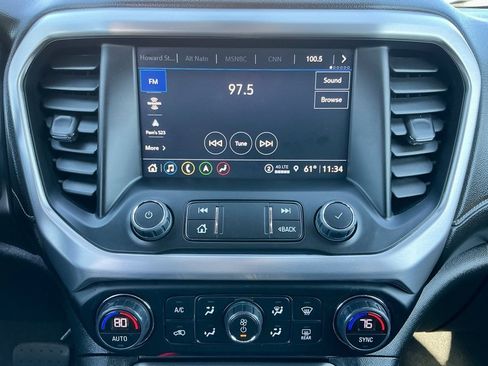 Used 2023 GMC Acadia SLT w/ Technology Package image 31