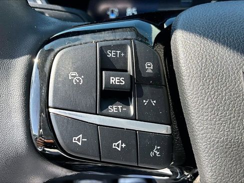 Used 2024 Ford Escape Platinum image 10