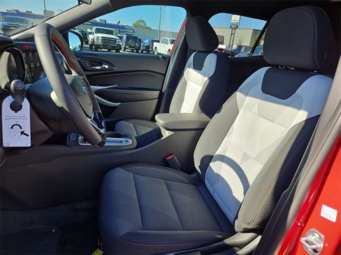 New 2026 Chevrolet Trax RS w/ Sunroof Package image 11