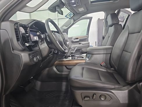 Certified 2024 Chevrolet Silverado 1500 RST AWD/4WD image 18