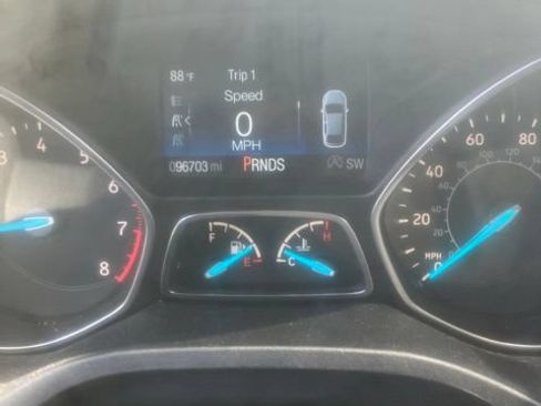 Certified 2019 Ford Escape SE FWD image 11