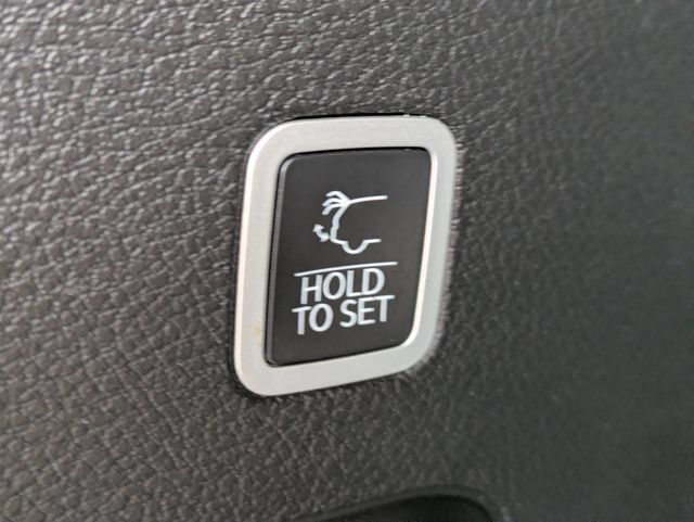 Certified 2022 Jeep Wagoneer Series III w/ Premium Group I AWD/4WD image 9