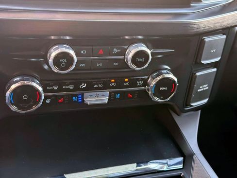 Used 2026 Ford F250 Lariat w/ Black Appearance Package AWD/4WD image 25
