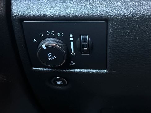 Used 2021 Jeep Grand Cherokee Laredo AWD/4WD image 30
