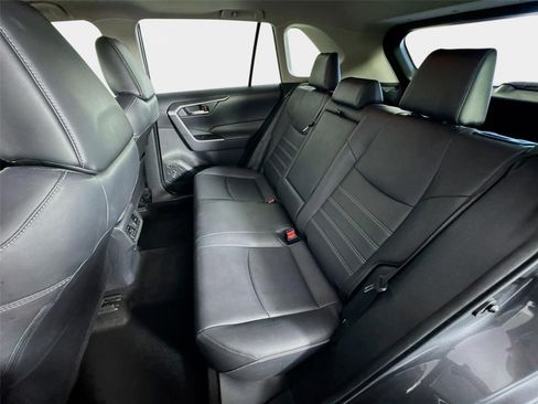 Used 2019 Toyota RAV4 XLE Premium FWD image 22