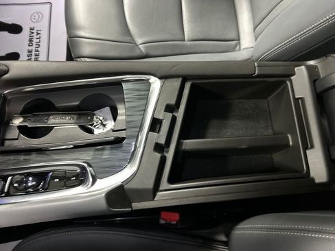 Used 2023 Buick Enclave Essence w/ Experience Buick Package FWD image 21