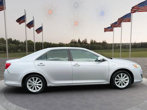 Used 2012 Toyota Camry XLE w/ Leather Pkg image 7