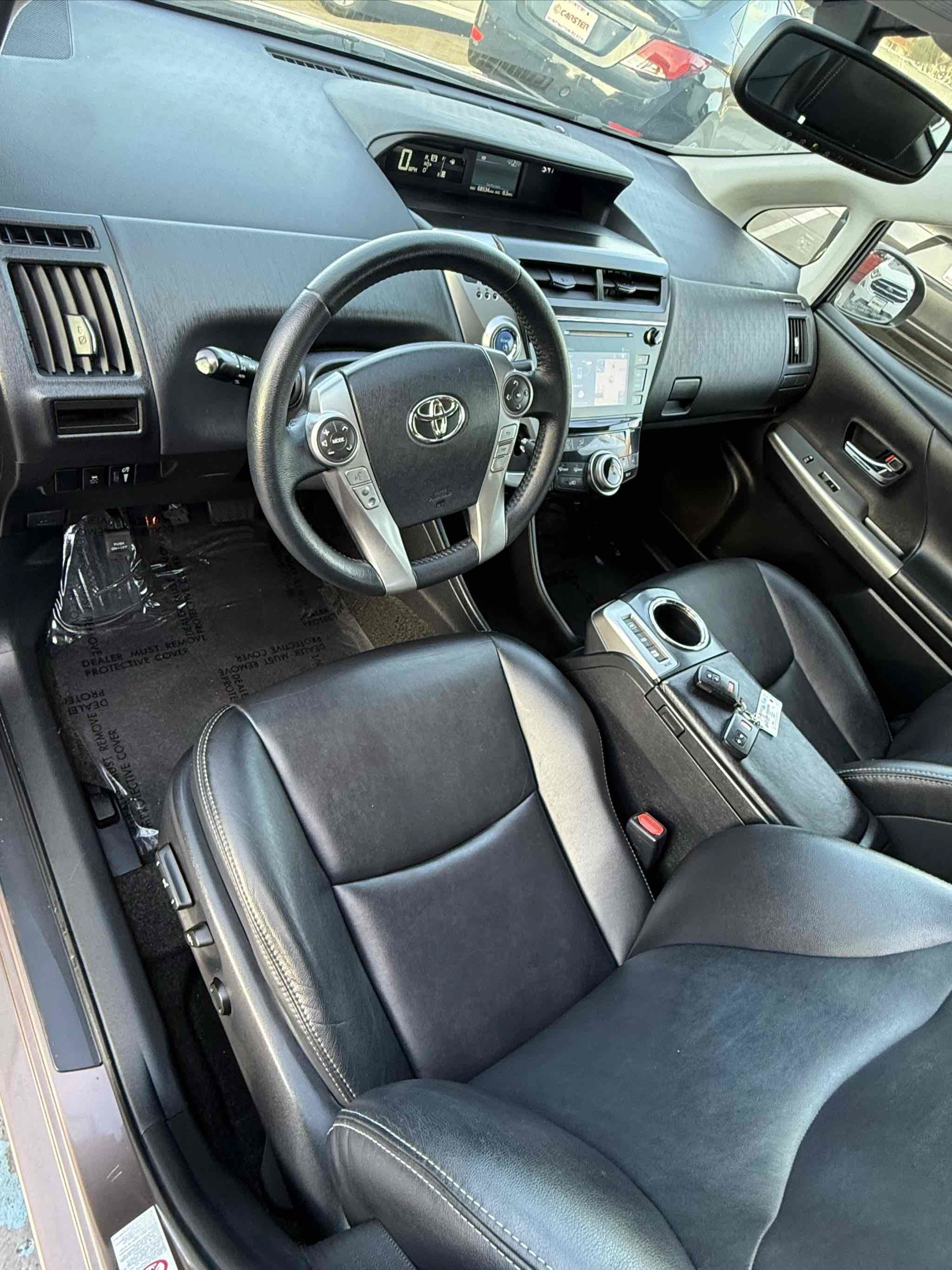 Used 2017 Toyota Prius V Four FWD image 88