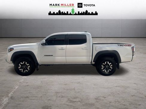 Used 2020 Toyota Tacoma TRD Off-Road w/ TRD Premium Off Road Package AWD/4WD image 2