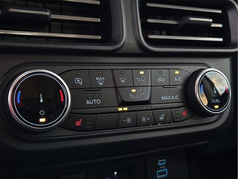 Used 2024 Ford Maverick Lariat w/ Black Appearance Package image 14