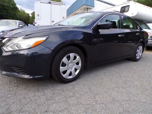 Used 2016 Nissan Altima 2.5 S w/ Power Driver Seat Package FWD image 5