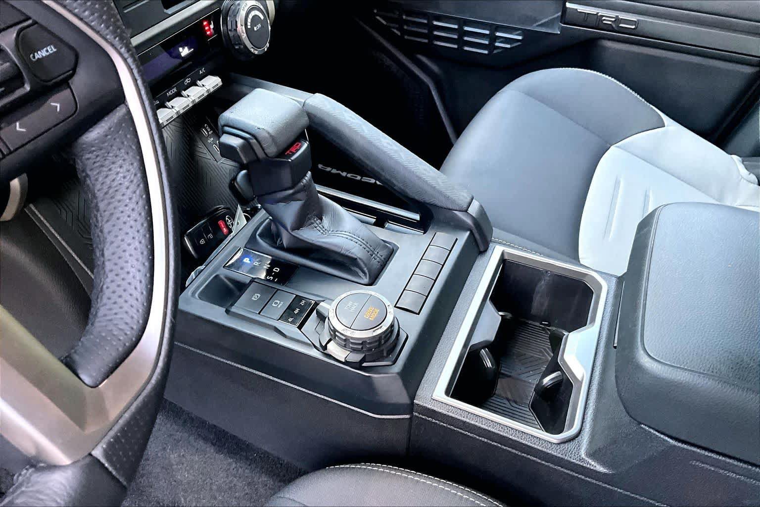 Certified 2025 Toyota Tacoma TRD Sport AWD/4WD image 15